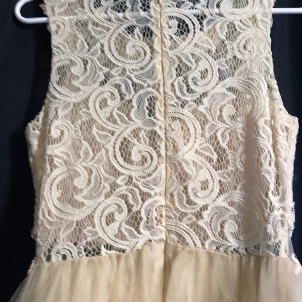 Dress - Picture 4 of 4
